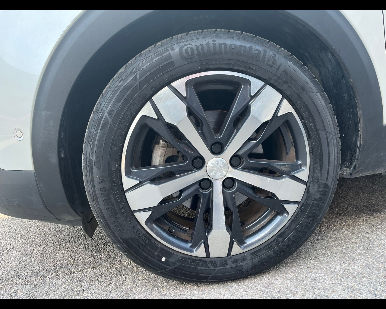 Foto PEUGEOT 3008 1.5 bluehdi GT Line s&s 130cv