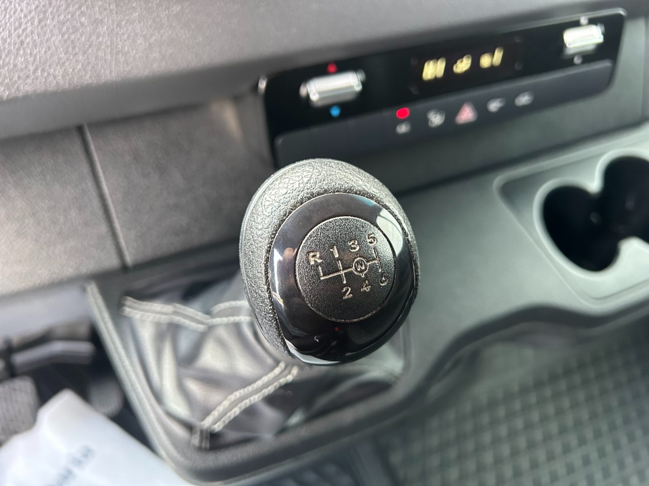 Mercedes  sprinter 311 2.1 cdi F 39/35 fwd E6 - 13