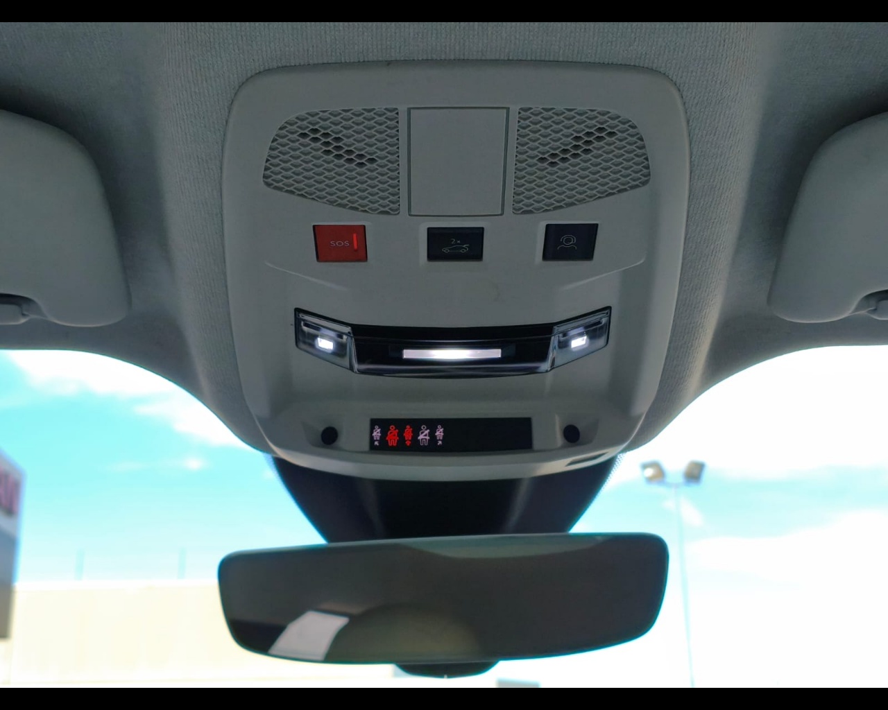 Foto FIAT 600 1.2 hybrid La Prima 110cv auto