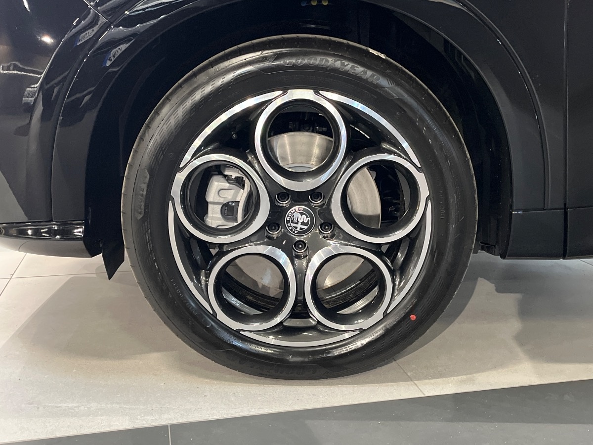 Alfa Romeo Tonale Nuovo Ibrido benzina Tonale Verona