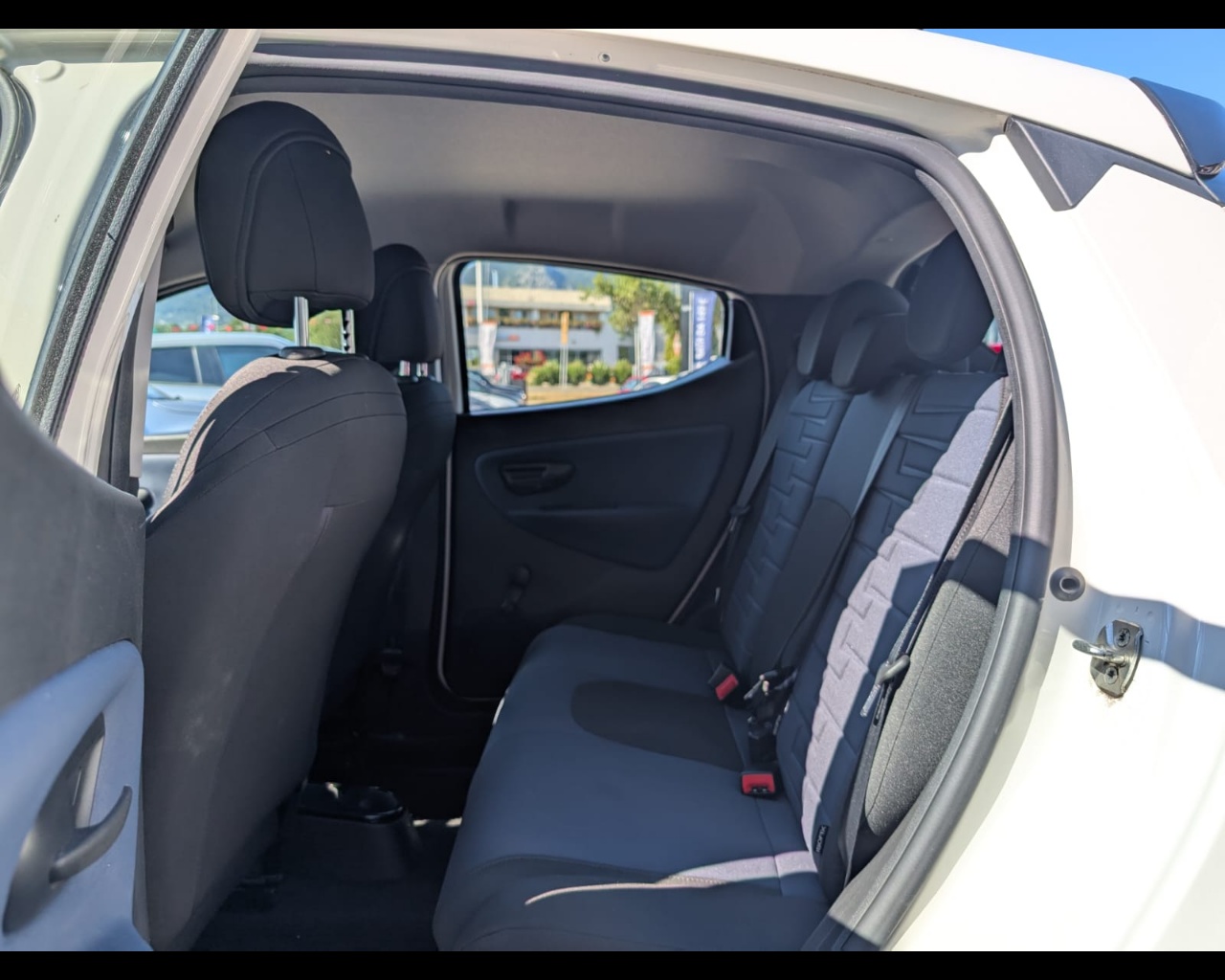 Foto LANCIA Ypsilon 1.0 firefly hybrid Platino s&s 70cv