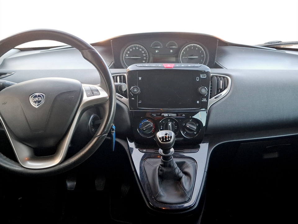 LANCIA Ypsilon 1.0 firefly hybrid Gold s&s 70cv Ibrida usato - 11