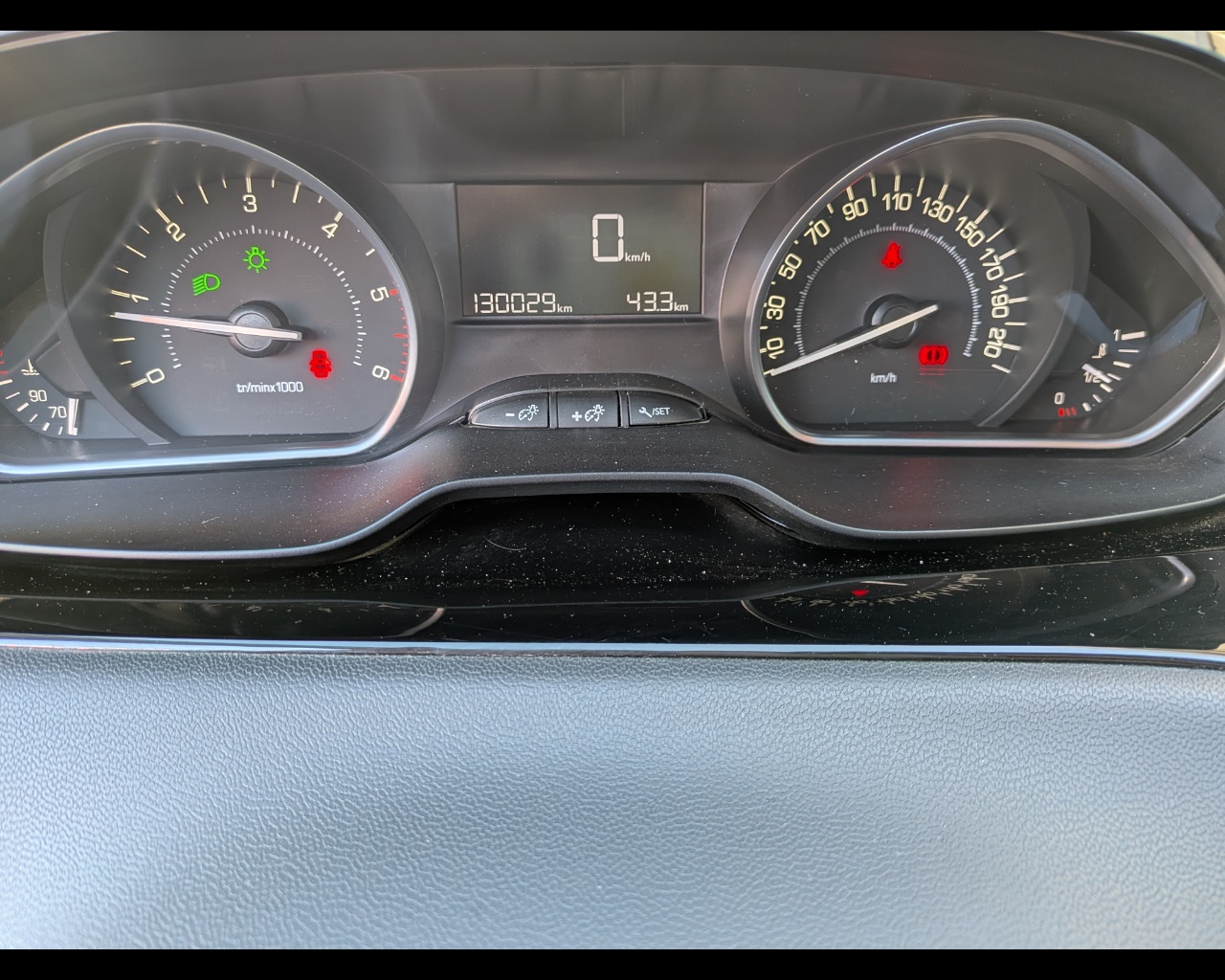 Foto PEUGEOT 208 5p 1.6 bluehdi Active 75cv