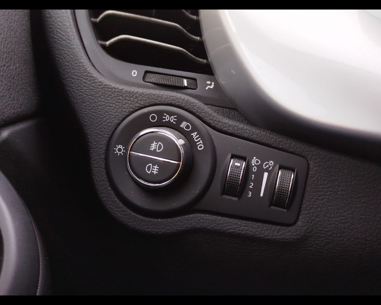 Foto FIAT 500X 1.6 mjt Lounge 4x2 120cv 