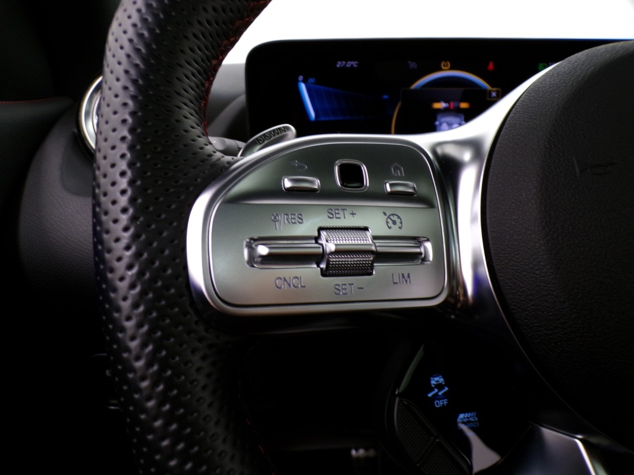 Mercedes-AMG GLA GLA 35 AMG 4Matic Speedshift DCT AMG 8G - 18