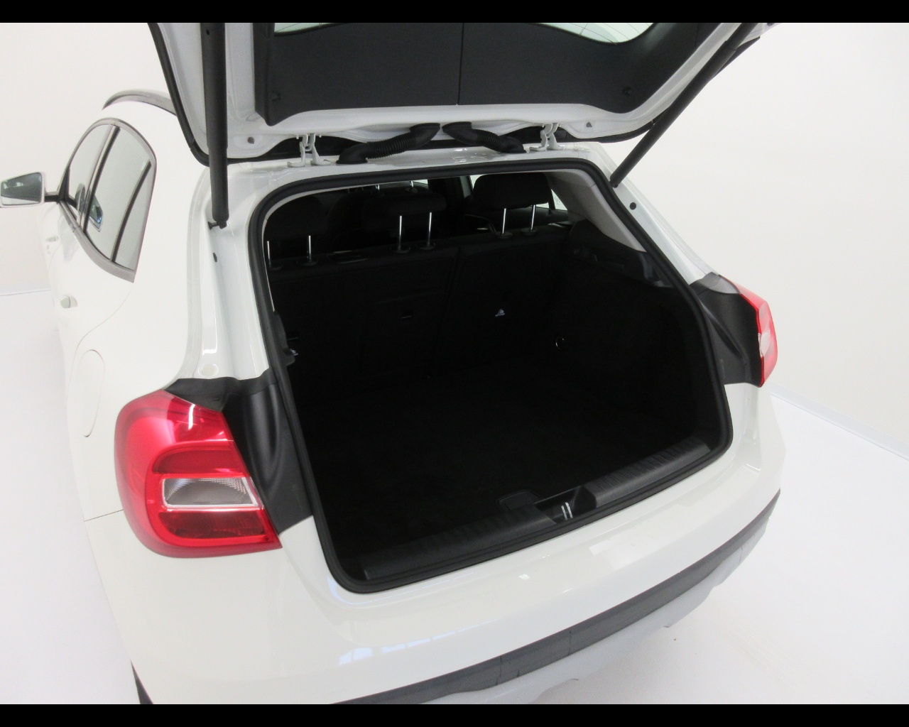 Mercedes GLA GLA 200 D Business - 8