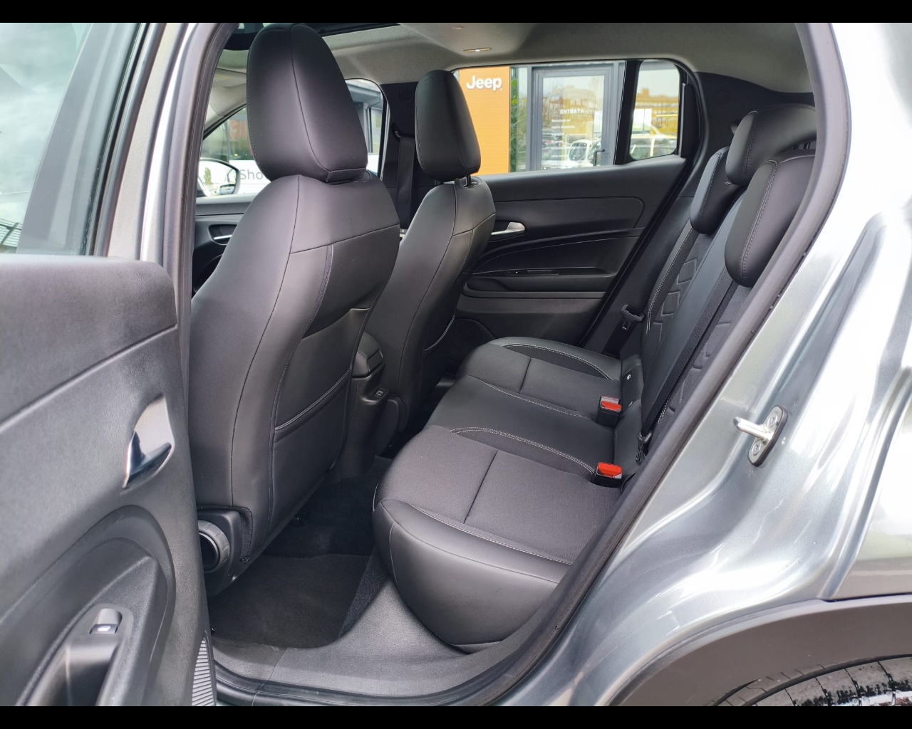 Foto JEEP Avenger 1.2 turbo e-hybrid mhev Altitude fwd 110cv edct6