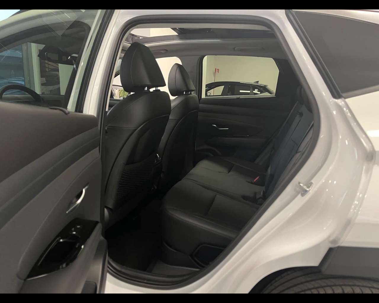 Foto HYUNDAI TUCSON PE 1.6HEV AT 2WD EXELLENCE+LP+PP