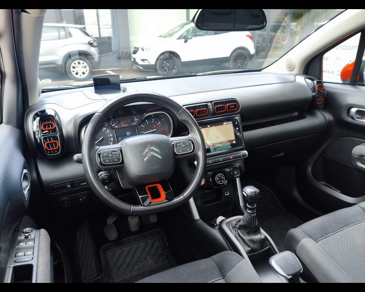 Foto CITROEN C3 Aircross 1.2 puretech Shine s&s 130cv