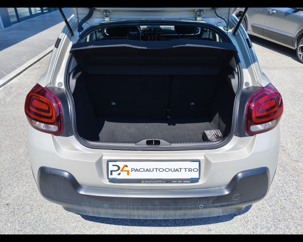 Foto CITROEN C3 1.2 puretech C-Series s&s 83cv neopatentati