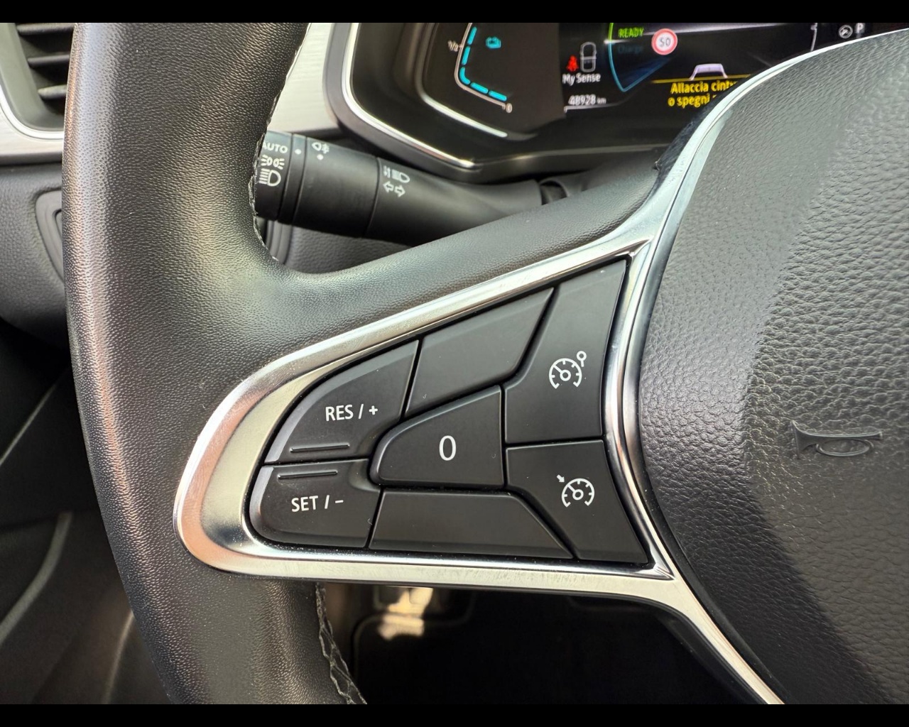 Foto RENAULT Captur 1.6 E-Tech hybrid Intens 145cv auto