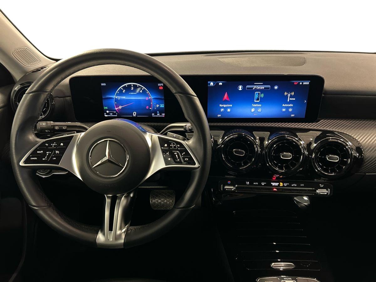 Mercedes  Classe A 180 D Advanced Speedshift DCT AMG 8G - 11