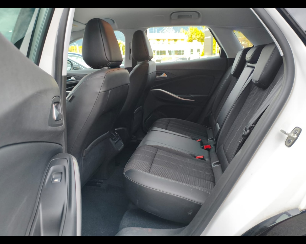 Foto OPEL Grandland 1.2 GS s&s 130cv