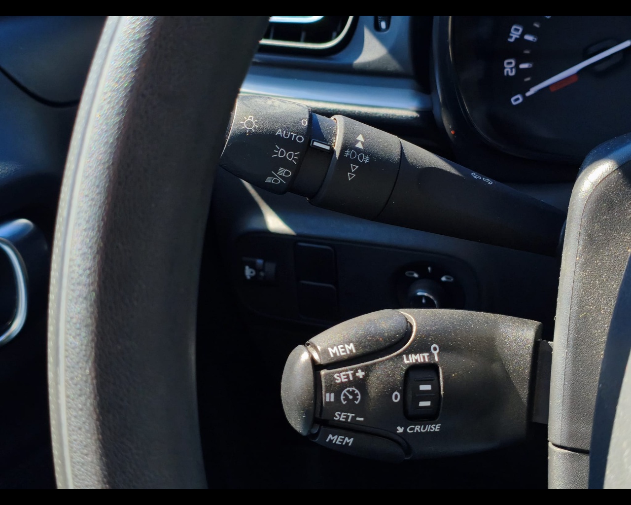 Foto CITROEN C3 1.2 puretech C-Series s&s 83cv neopatentati