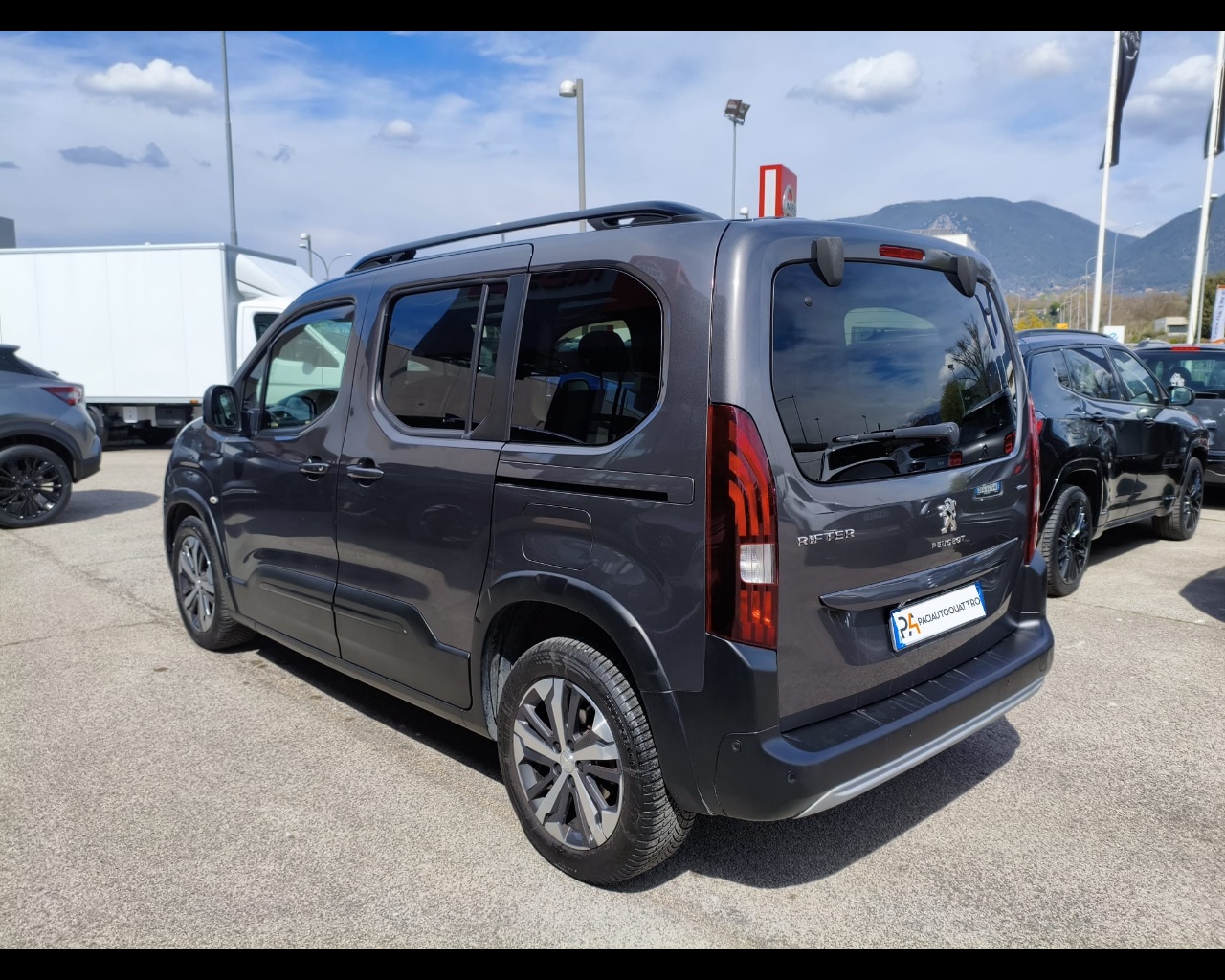 Foto PEUGEOT Rifter 1.5 bluehdi GT Line s&s 130cv