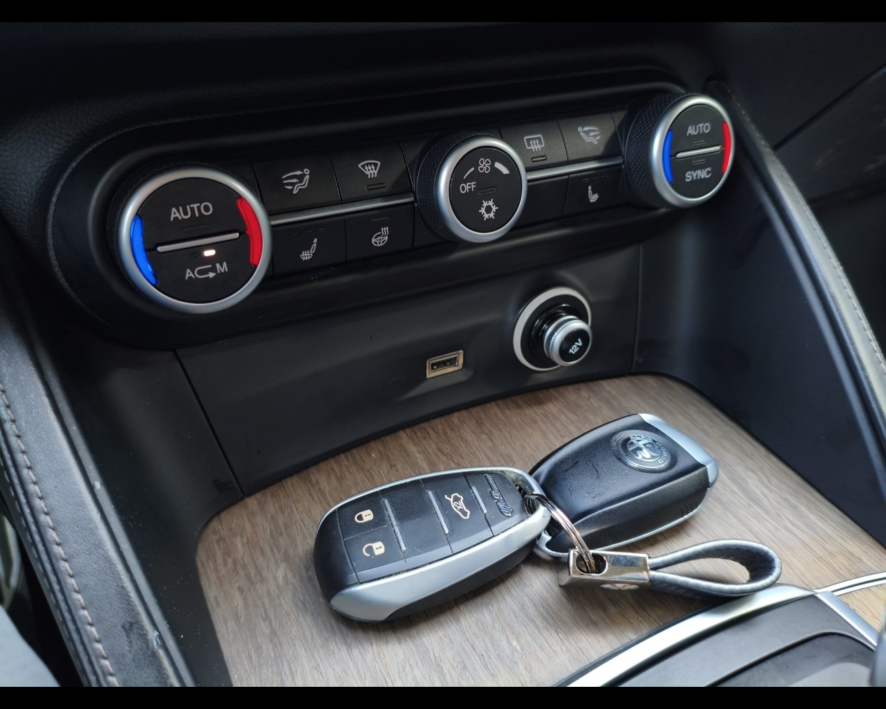 Foto ALFA ROMEO Stelvio 2.0 t First Edition Q4 280cv auto