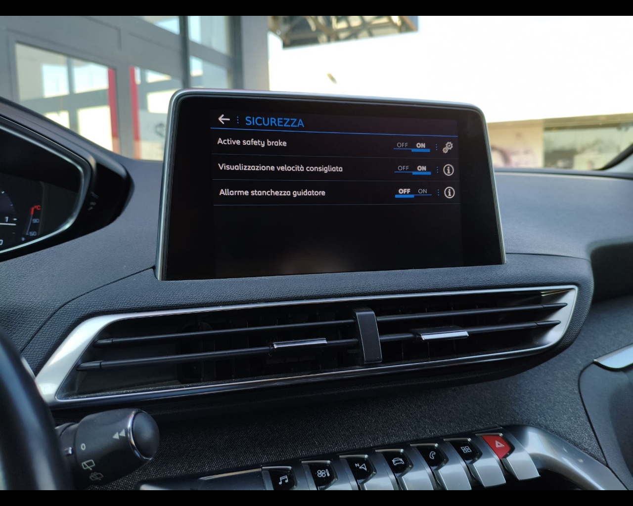 Foto PEUGEOT 3008 1.5 bluehdi Allure s&s 130cv eat8