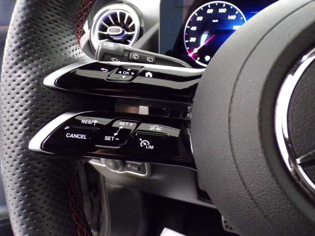 Mercedes  GLA 200 D AMG Line Advanced Plus 8G-DCT - 17