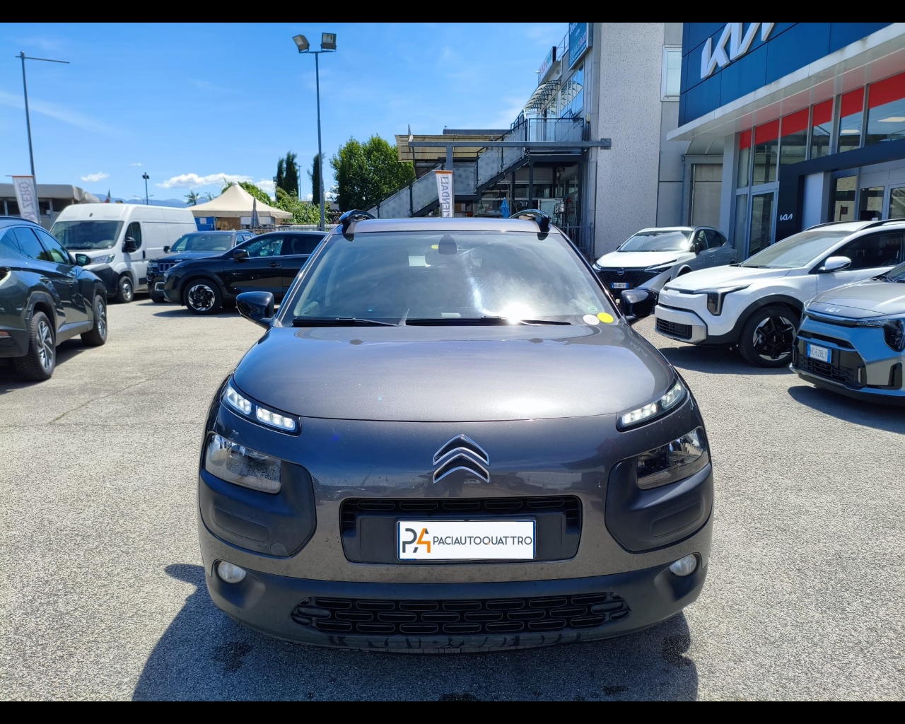 Foto CITROEN C4 Cactus 1.6 bluehdi Shine 100cv