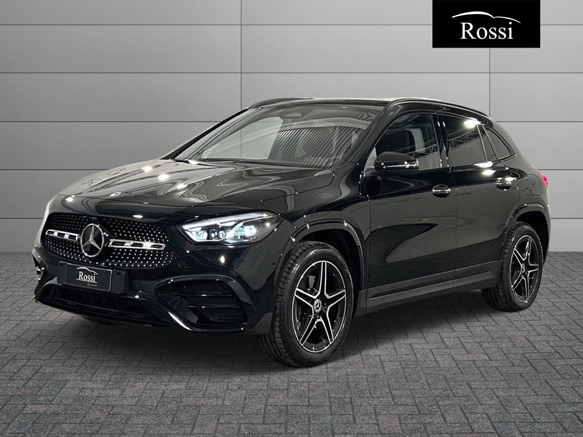 Mercedes-Benz GLA 250 e con tecnologia ibrida EQ