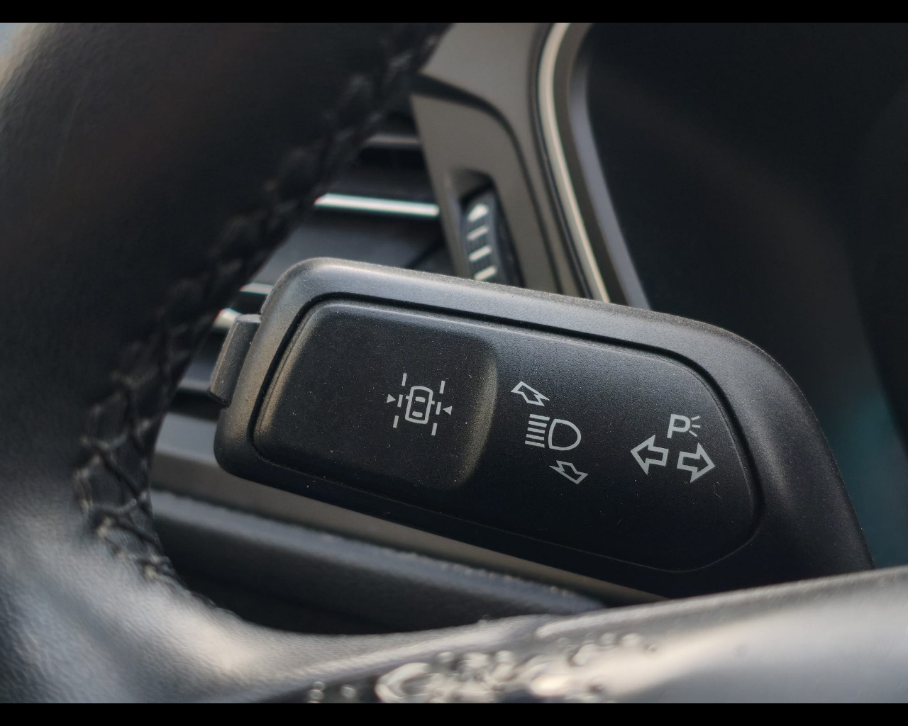 Foto FORD Kuga 1.5 ecoblue Titanium Business 2wd 120cv auto