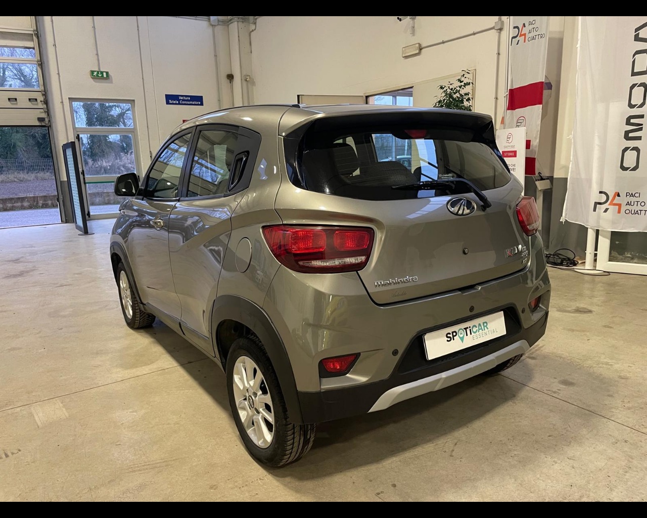 Foto MAHINDRA KUV100 1.2 K6+