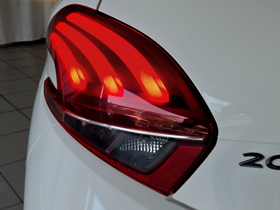 PEUGEOT 208 5p 1.5 bluehdi GT Line s&s 100cv Diesel usato - 19
