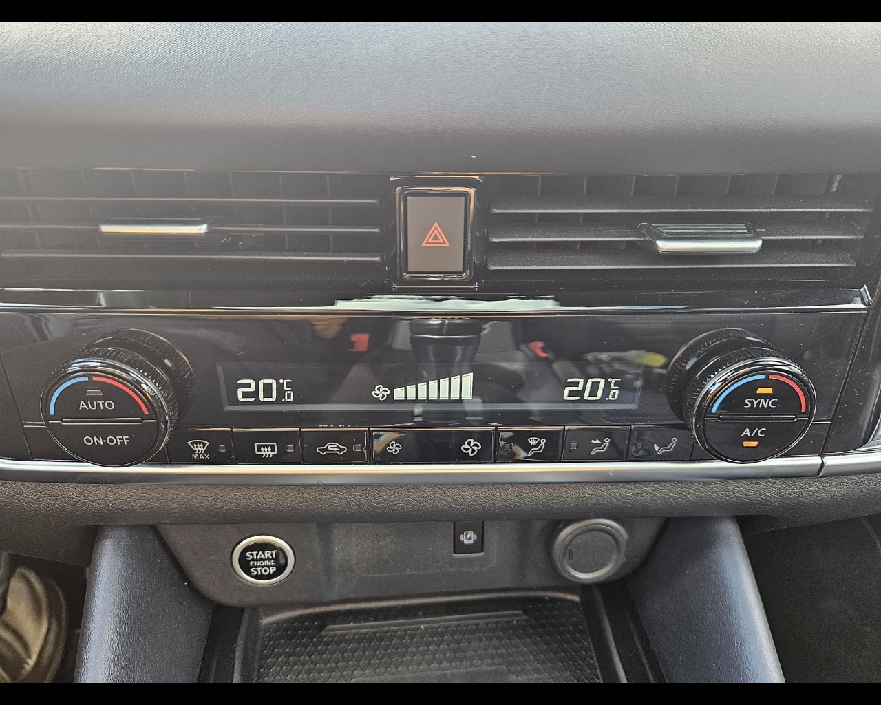 Foto NISSAN Qashqai 1.3 mhev Tekna 2wd 140cv