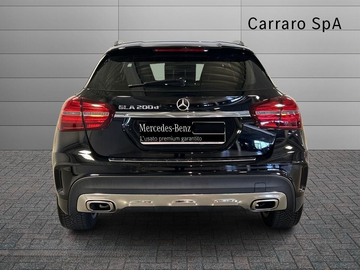 Mercedes GLA GLA 200 D Premium 7G-DCT - 4