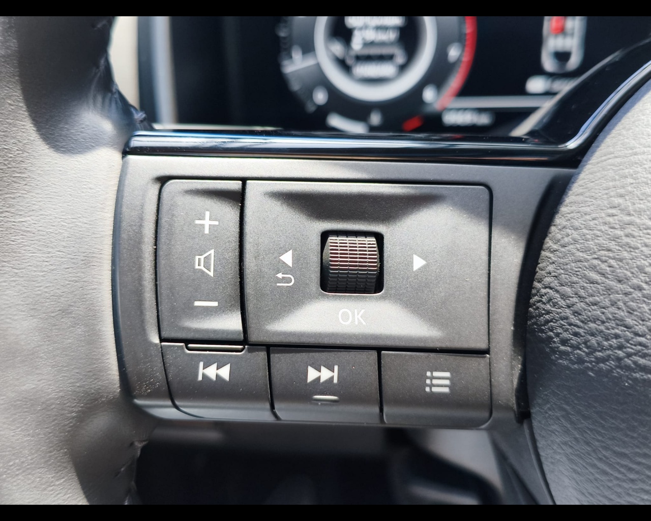 Foto NISSAN Qashqai 1.3 mhev N-Connecta 2wd 140cv