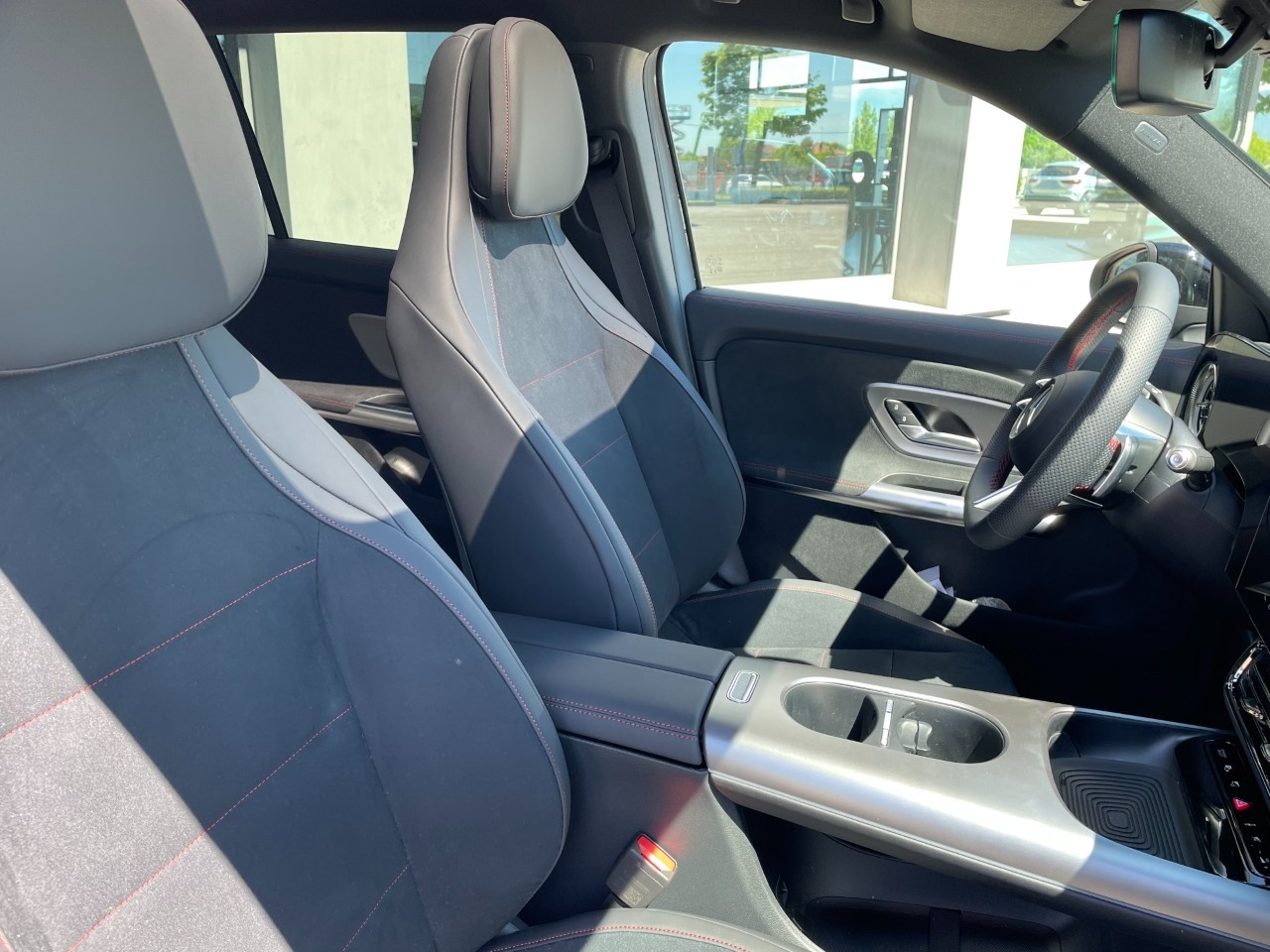 Mercedes GLB Elettrica GLB 250+ con tecnologia EQ Advanced Plus - 10