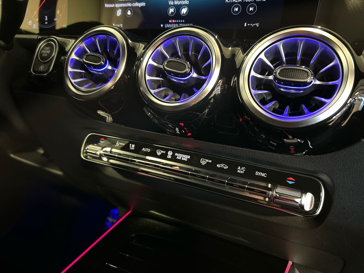 Mercedes GLA GLA 200 D Premium 8G-DCT - 14