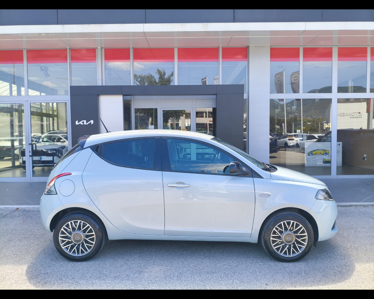 Foto LANCIA Ypsilon 1.0 firefly hybrid Gold Plus s&s 