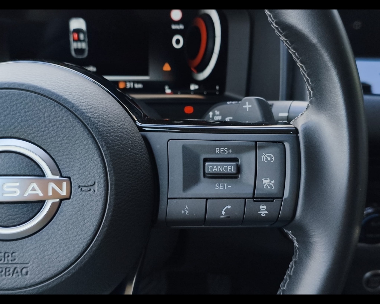 Foto NISSAN Qashqai 1.3 mhev N-Connecta 2wd 158cv xtr
