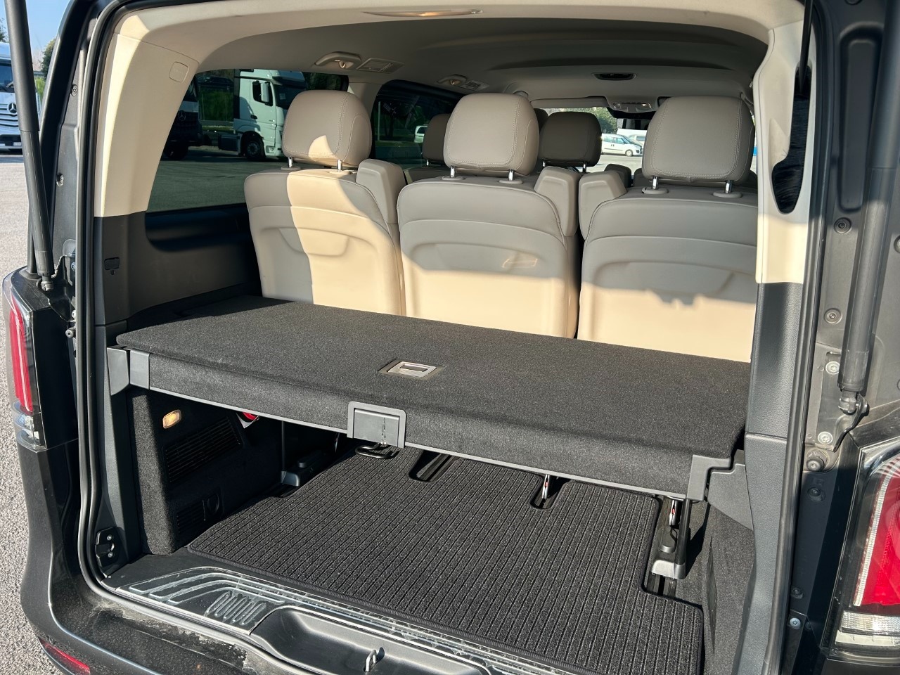 Mercedes  V Long 300 d Avantgarde auto - 16