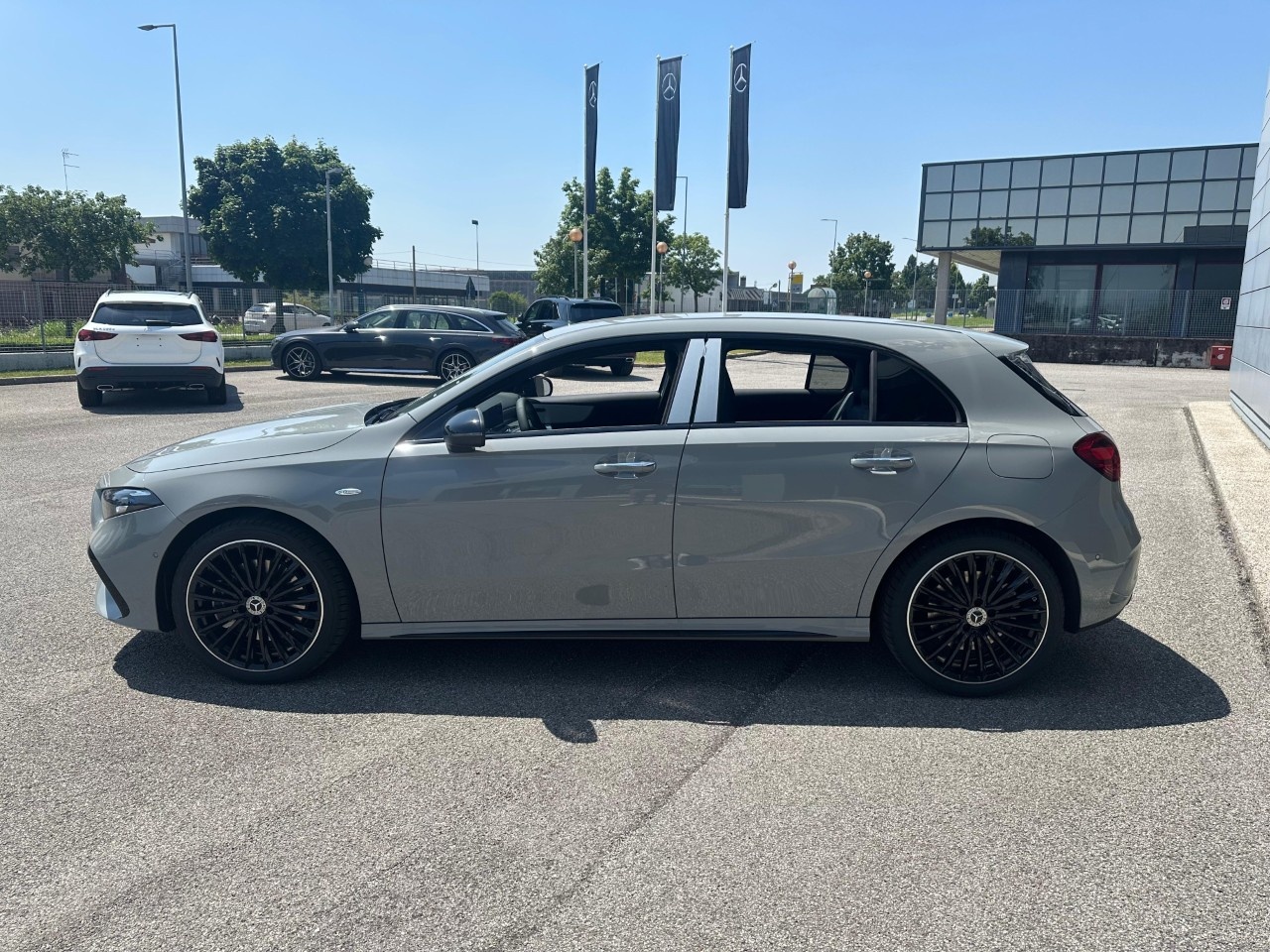 Mercedes Classe A Classe A 250 e Plug-In Hybrid Alpine Grey Edition - 4