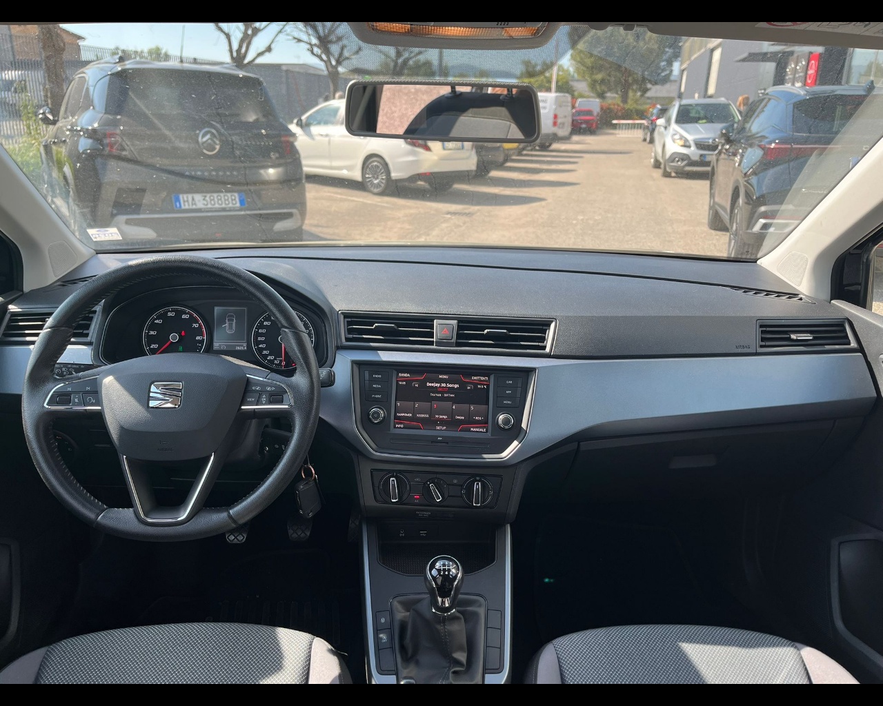 Foto SEAT Arona 1.0 tgi Black Edition 90cv