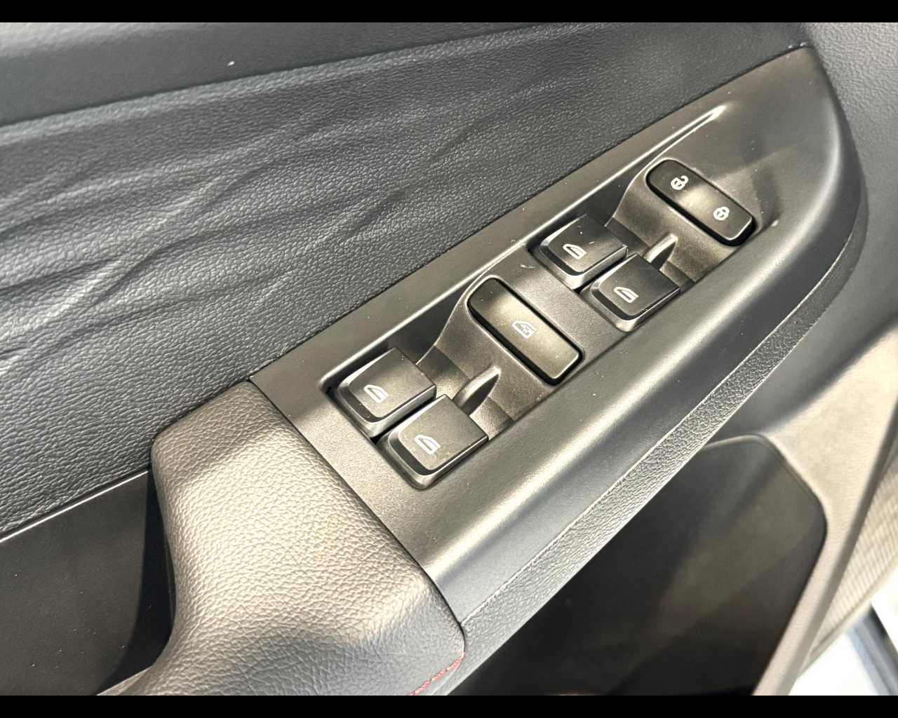 Emc Quattro Nuovo Benzina Quattro San Vendemiano