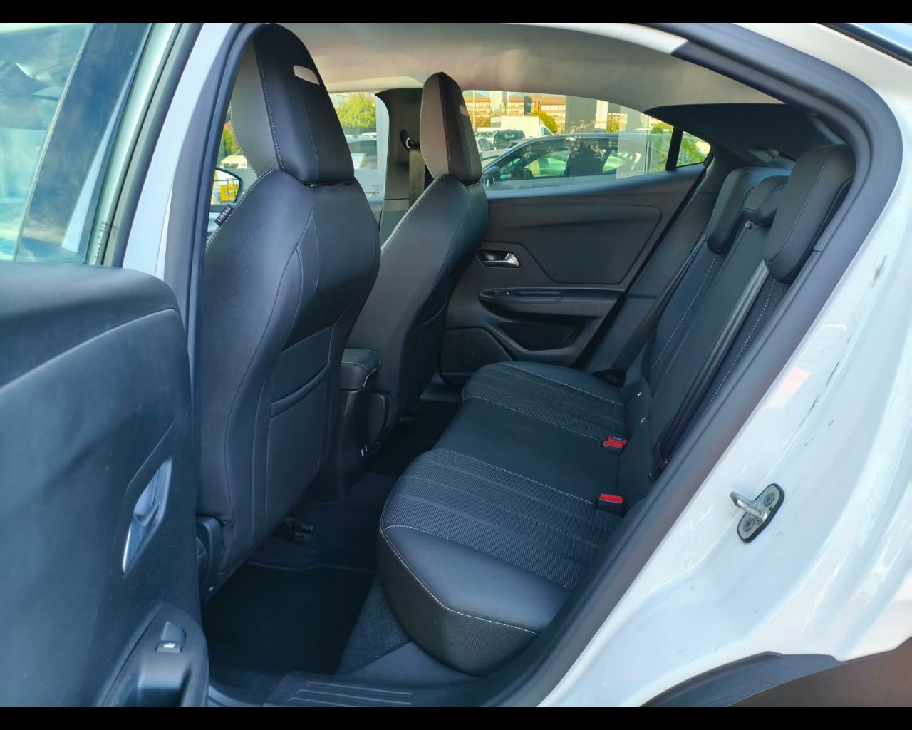 Foto OPEL Mokka 1.2 t Elegance s&s 100cv