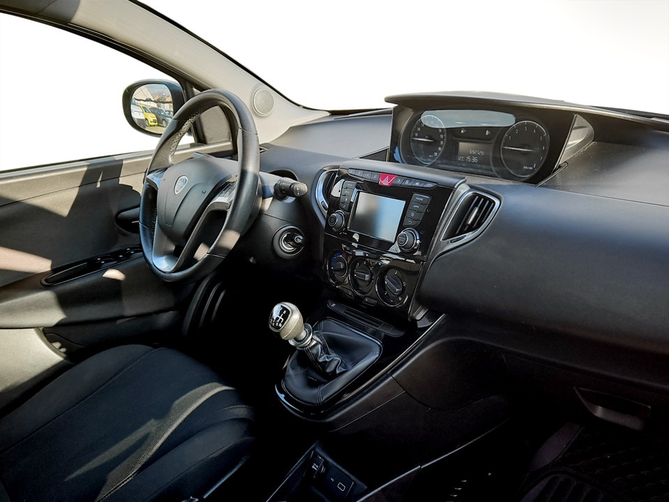 LANCIA Ypsilon 1.0 firefly hybrid Gold s&s 70cv Ibrido benzina Usato - 5