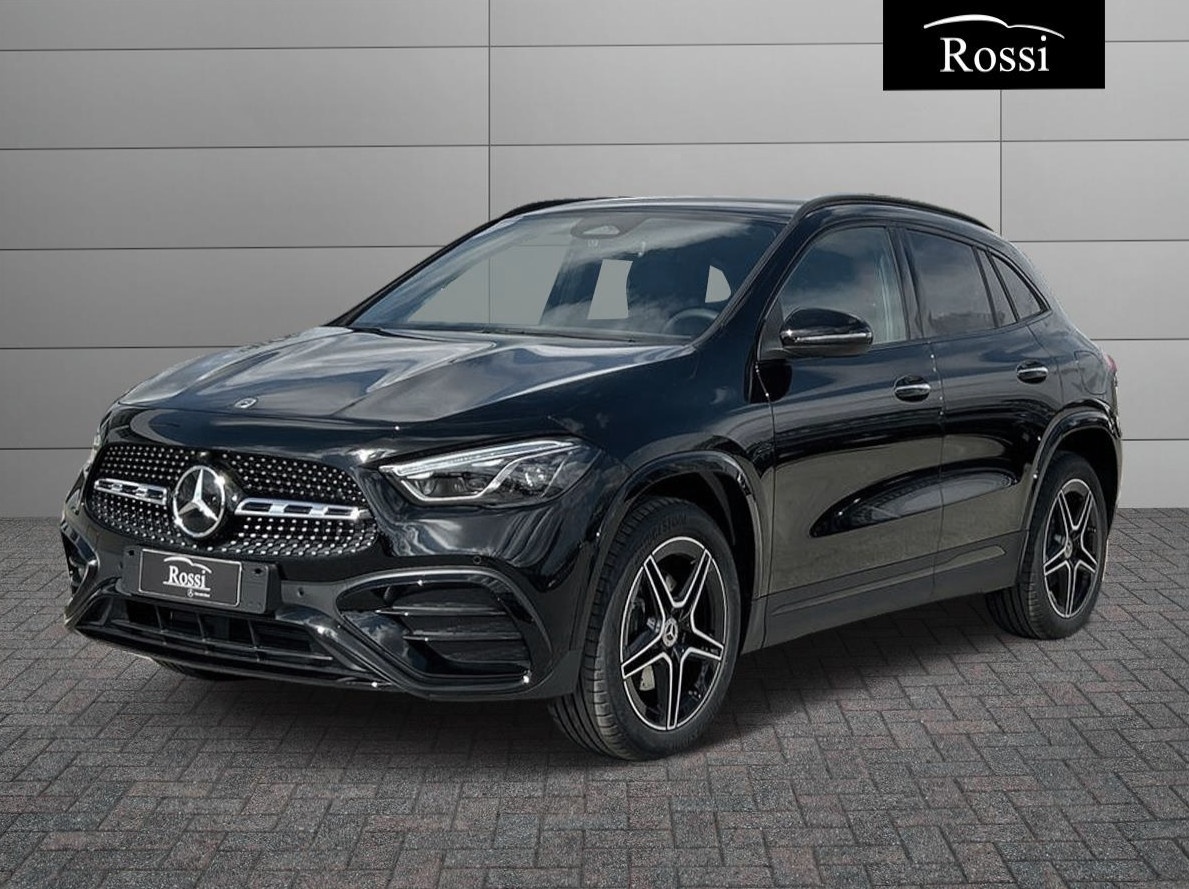 Mercedes-Benz GLA 250 e con tecnologia ibrida EQ