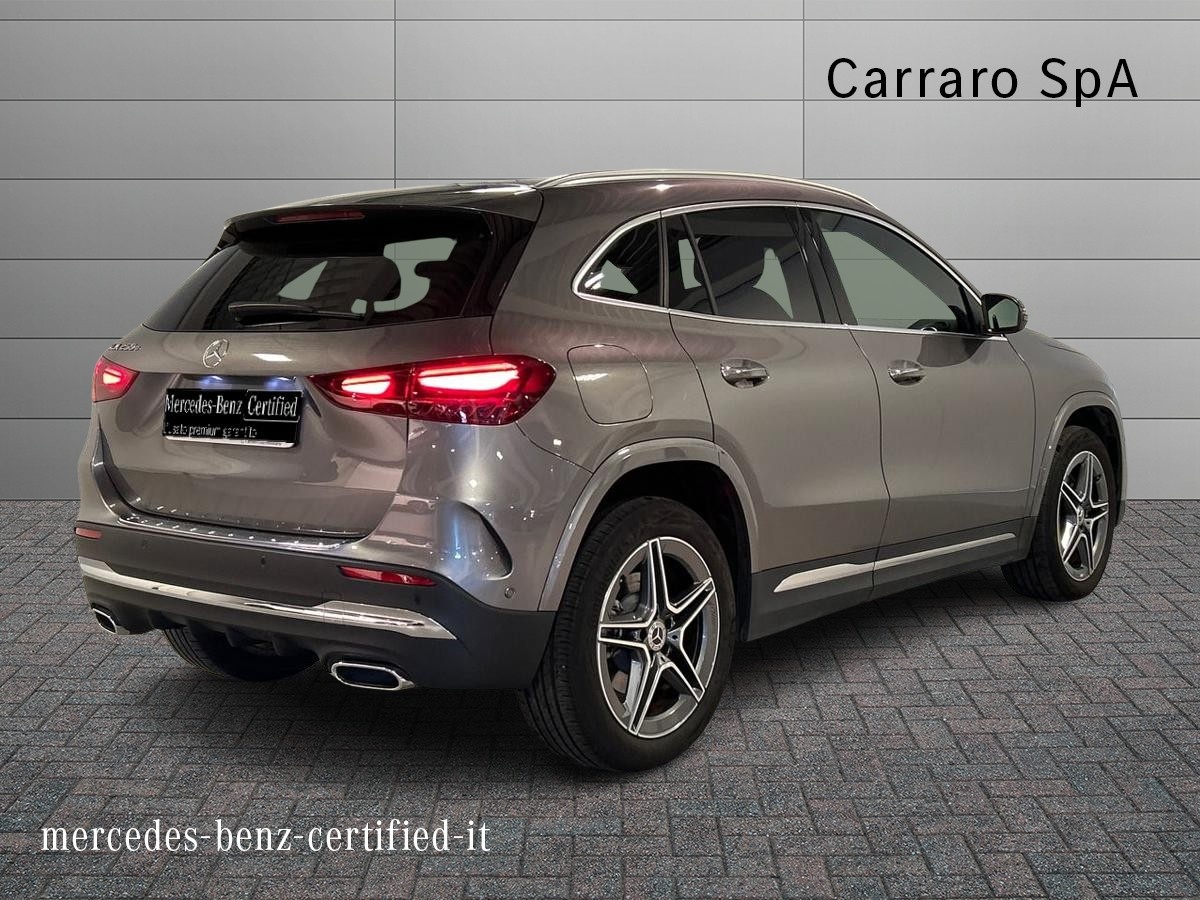 Mercedes  GLA 250 e Plug-In-Hybrid AMG Line Advanced Plus 8G-DCT - 2