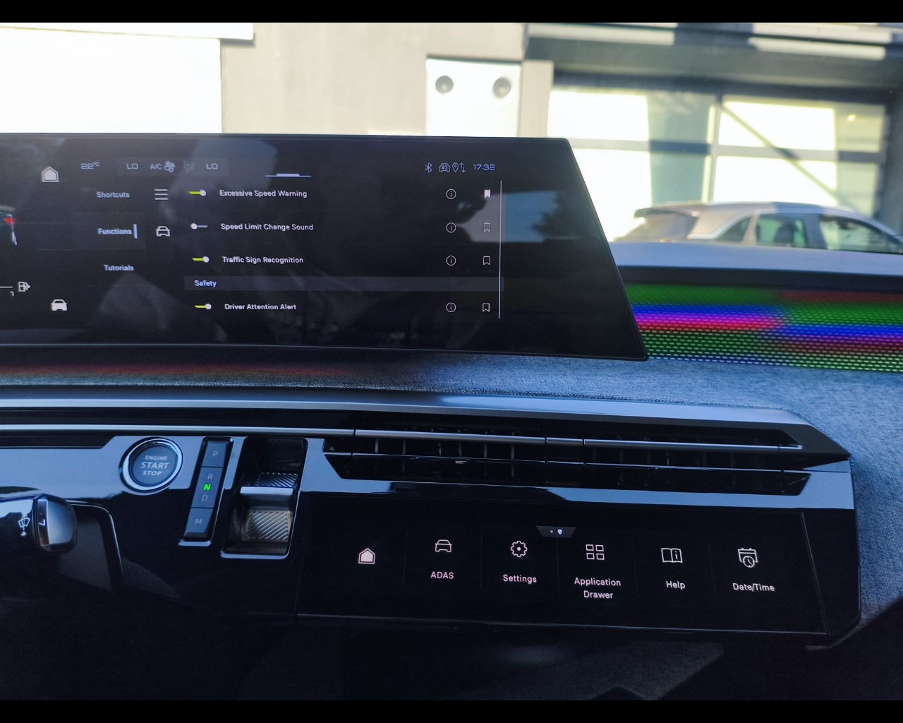 Foto PEUGEOT 3008 1.2 hybrid GT 145cv e-dcs6