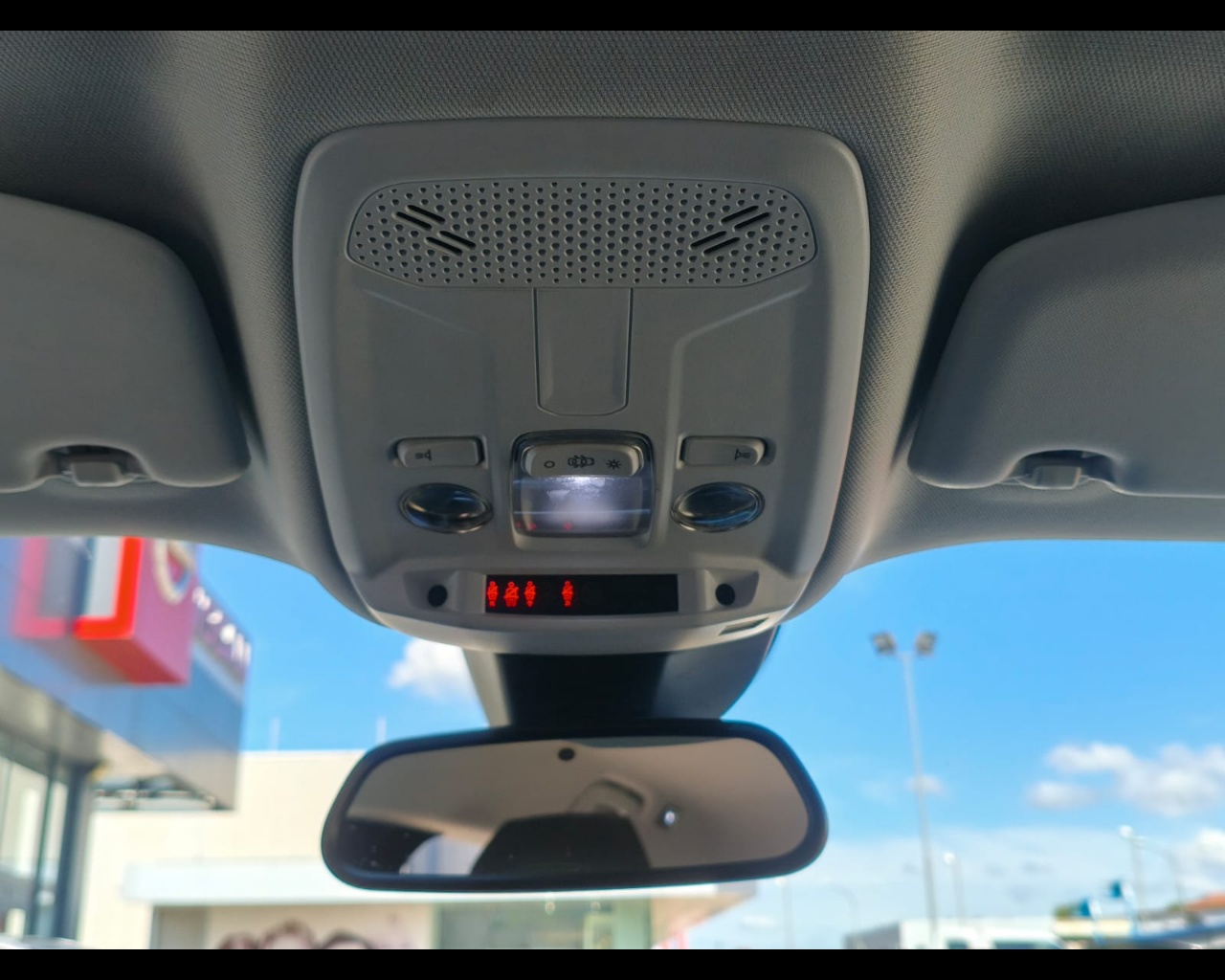Foto PEUGEOT 2008 1.5 bluehdi Allure s&s 110cv