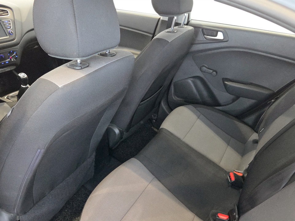 HYUNDAI i20 5p 1.2 mpi Tech 75cv Benzina usato - 16