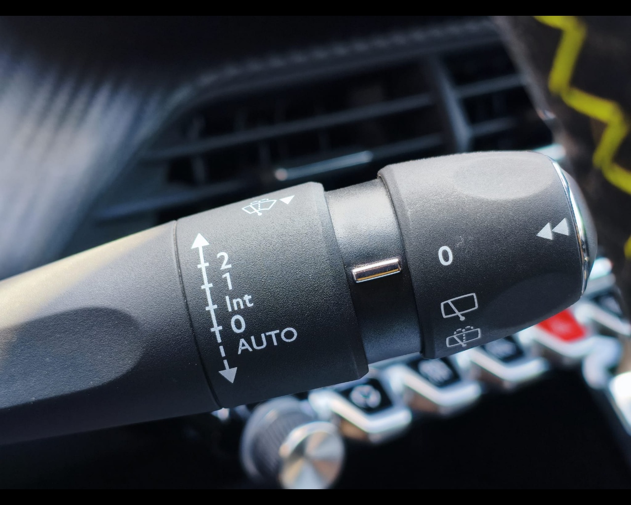Foto PEUGEOT 2008 54 kWh GT