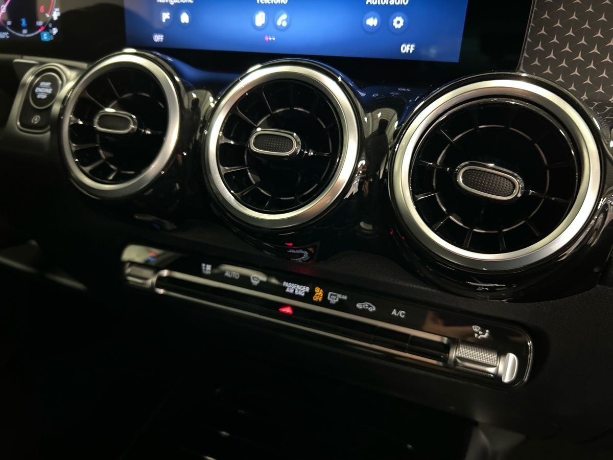 Mercedes GLB GLB 180 d Progressive Advanced auto - 14