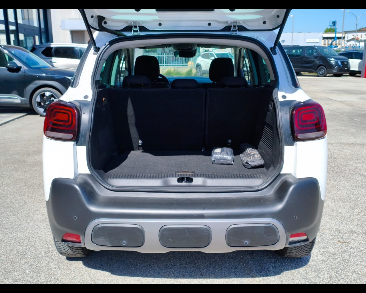 Foto CITROEN C3 Aircross 1.2 puretech Shine s&s 110cv