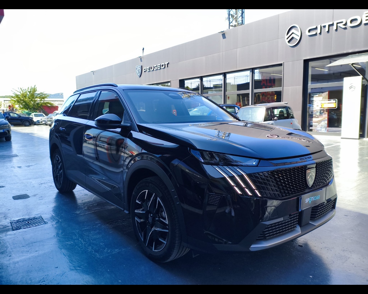 Foto PEUGEOT 5008 1.2 hybrid Allure 136cv e-dcs6