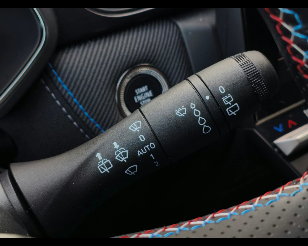 Foto RENAULT Captur 1.8 full hybrid E-Tech Esprit Alpine 160cv auto